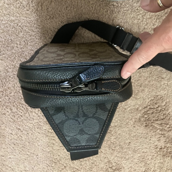 Coach Sling - Picture 2 of 7